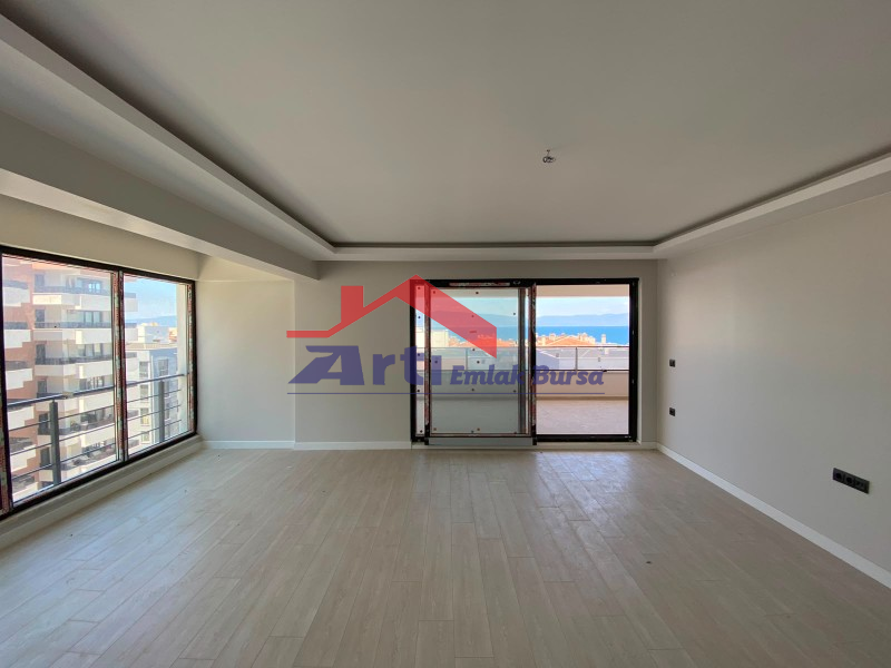 ARTI'DAN MUDANYA ÖMERBEY'DE SATILIK DENİZ MANZARALI 3+1 DAİRE
