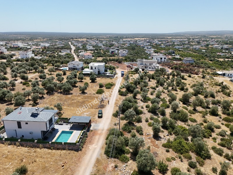 Didim de Satılık En iyi Konumda 405 m2 Müstakil Villa Arsası