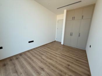 Kıbrıs Girne Çatalköy Bölgesinde Denize Sıfır 710 m2 Arsa İçerisinde Kiralık 4+1 Lüks Türk Tapulu Villa