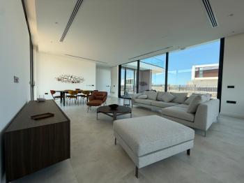 Kıbrıs Girne Çatalköy Bölgesinde Denize Sıfır 710 m2 Arsa İçerisinde Kiralık 4+1 Lüks Türk Tapulu Villa