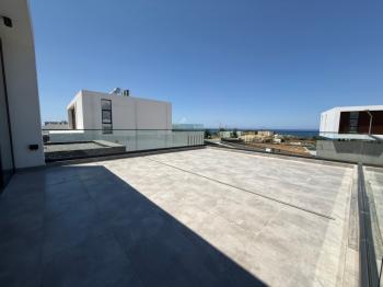 Kıbrıs Girne Çatalköy Bölgesinde Denize Sıfır 710 m2 Arsa İçerisinde Kiralık 4+1 Lüks Türk Tapulu Villa