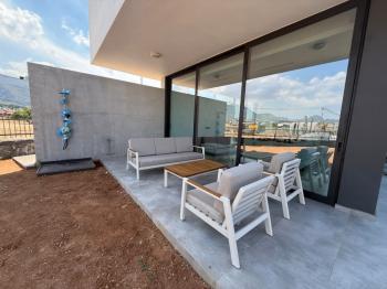 Kıbrıs Girne Çatalköy Bölgesinde Denize Sıfır 710 m2 Arsa İçerisinde Kiralık 4+1 Lüks Türk Tapulu Villa