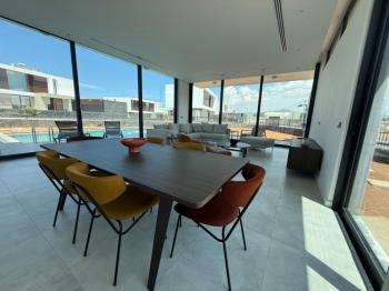 Kıbrıs Girne Çatalköy Bölgesinde Denize Sıfır 710 m2 Arsa İçerisinde Kiralık 4+1 Lüks Türk Tapulu Villa