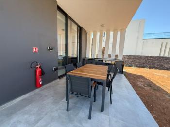 Kıbrıs Girne Çatalköy Bölgesinde Denize Sıfır 710 m2 Arsa İçerisinde Kiralık 4+1 Lüks Türk Tapulu Villa