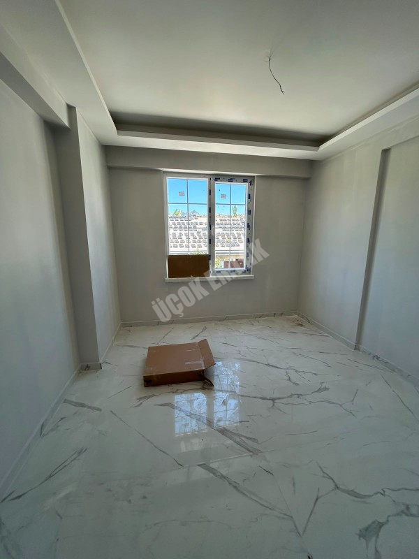 AFYON ÜÇOK EMLAKTAN MAREŞAL FEVZİ ÇAKMAK MAH 2+1 80M² SIFIR SATILIK DAİRE 