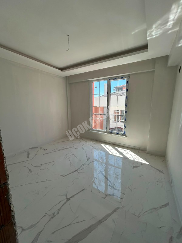 AFYON ÜÇOK EMLAKTAN MAREŞAL FEVZİ ÇAKMAK MAH 2+1 80M² SIFIR SATILIK DAİRE 
