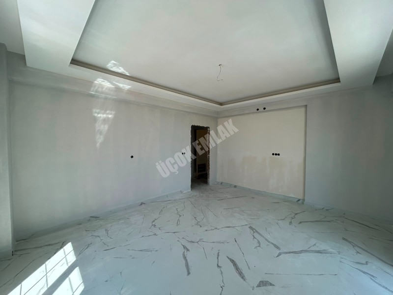 AFYON ÜÇOK EMLAKTAN MAREŞAL FEVZİ ÇAKMAK MAH 2+1 80M² SIFIR SATILIK DAİRE 