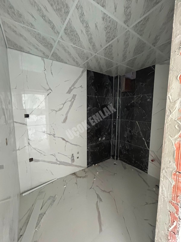 AFYON ÜÇOK EMLAKTAN MAREŞAL FEVZİ ÇAKMAK MAH 2+1 80M² SIFIR SATILIK DAİRE 