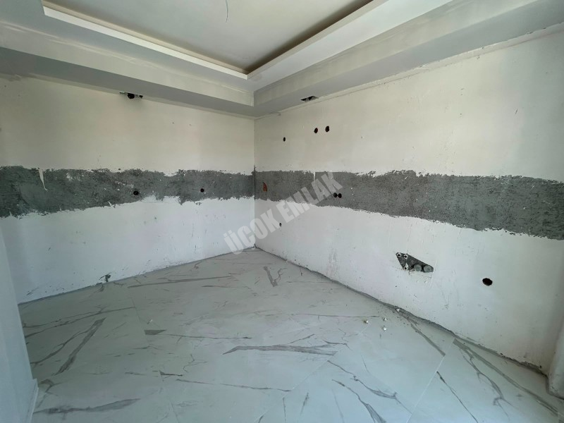 AFYON ÜÇOK EMLAKTAN MAREŞAL FEVZİ ÇAKMAK MAH 2+1 80M² SIFIR SATILIK DAİRE 