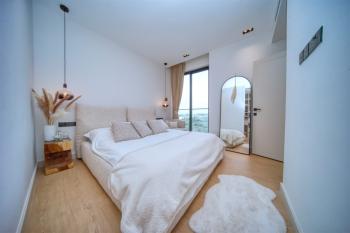 Girne Merkez'de Taşınmaya Hazır Özel Tasarım Muhteşem 3+1 Kiralık Daire