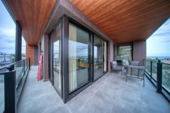 Girne Merkez'de Taşınmaya Hazır Özel Tasarım Muhteşem 3+1 Kiralık Daire