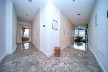 Girne Merkez'de Taşınmaya Hazır Özel Tasarım Muhteşem 3+1 Kiralık Daire