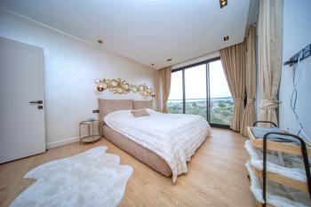 Girne Merkez'de Taşınmaya Hazır Özel Tasarım Muhteşem 3+1 Kiralık Daire