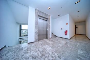 Girne Merkez'de Taşınmaya Hazır Özel Tasarım Muhteşem 3+1 Kiralık Daire