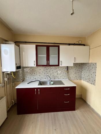 AFYON ÜÇOK EMLAKTAN FATİH MAH 2+ 80M² TEMİZ BAKIMLI KİRALIK DAİRE 