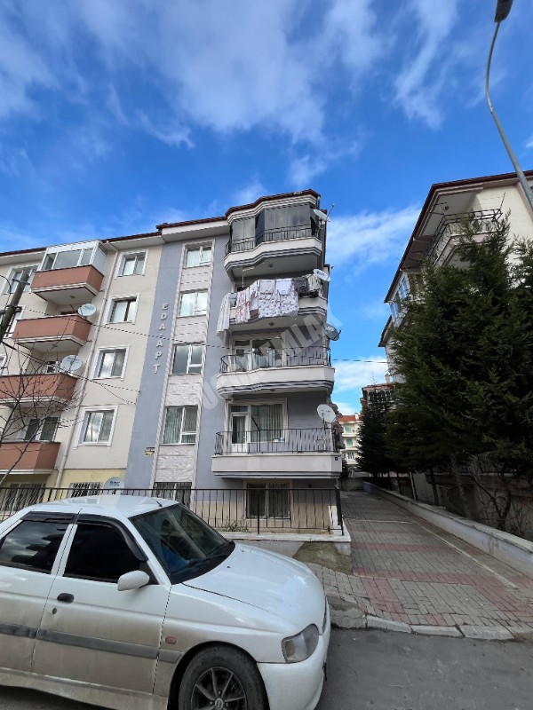 AFYON ÜÇOK EMLAKTAN FATİH MAH 2+ 80M² TEMİZ BAKIMLI KİRALIK DAİRE 