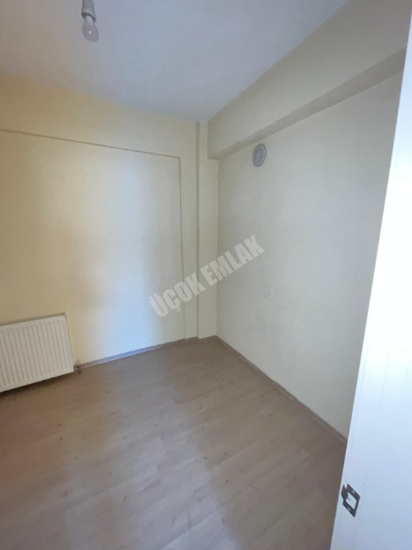 AFYON ÜÇOK EMLAKTAN FATİH MAH 2+ 80M² TEMİZ BAKIMLI KİRALIK DAİRE 