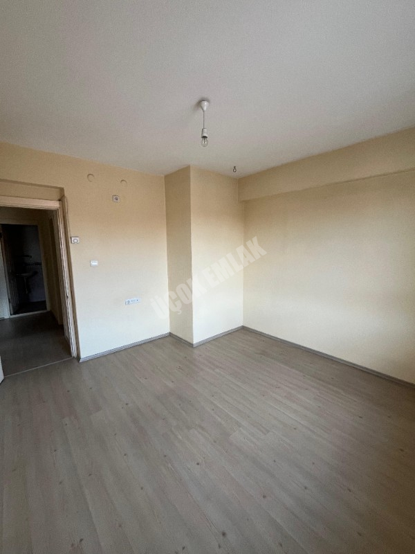 AFYON ÜÇOK EMLAKTAN FATİH MAH 2+ 80M² TEMİZ BAKIMLI KİRALIK DAİRE 