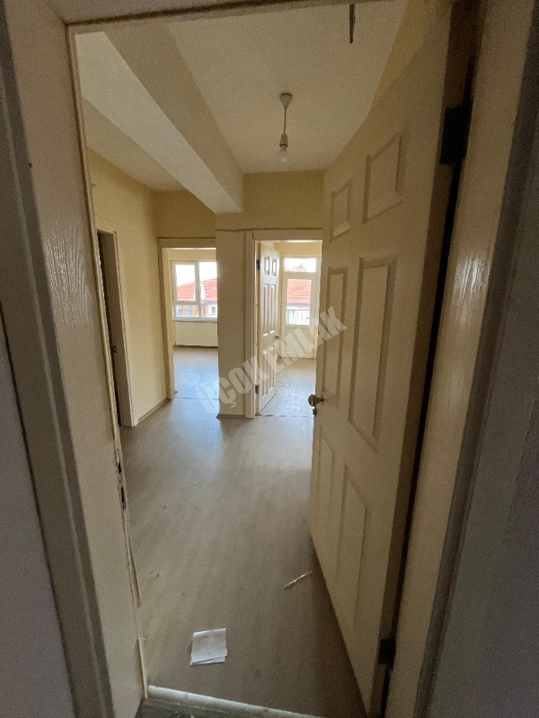 AFYON ÜÇOK EMLAKTAN FATİH MAH 2+ 80M² TEMİZ BAKIMLI KİRALIK DAİRE 