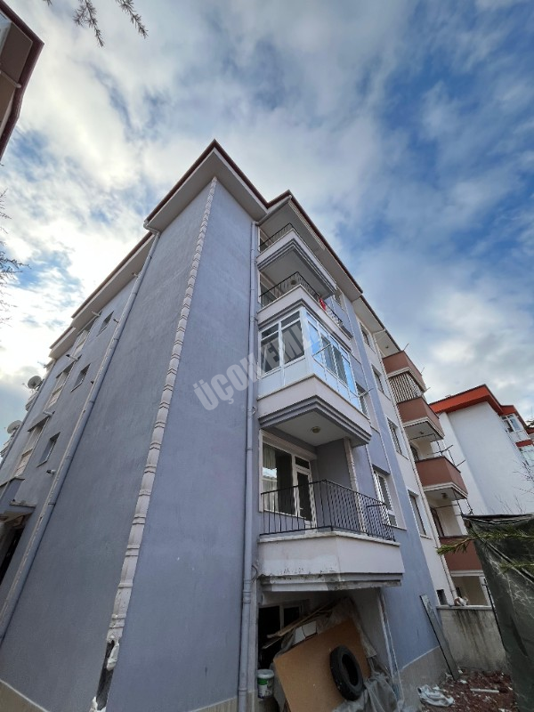 AFYON ÜÇOK EMLAKTAN FATİH MAH 2+ 80M² TEMİZ BAKIMLI KİRALIK DAİRE 