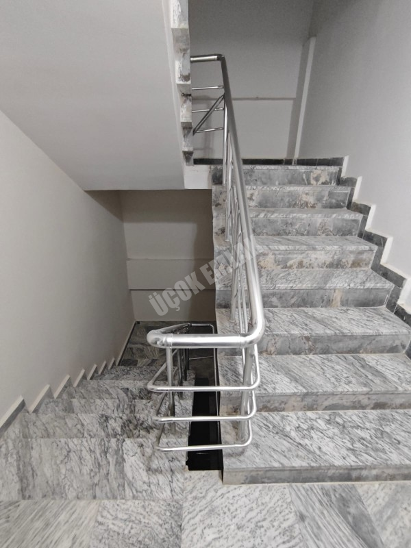 * AFYON ÜÇOK EMLAKTAN ERENLER MAH 2+0 55M² EŞYALI ASANSÖRLÜ KİRALIK DAİRE * 