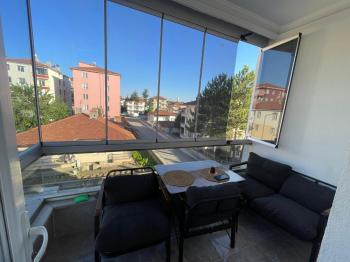 GÜVENAY - ÇORUM KALE MAH. MERAM SOKAKTA 3+1 EŞYALI KİRALIK DAİRE 