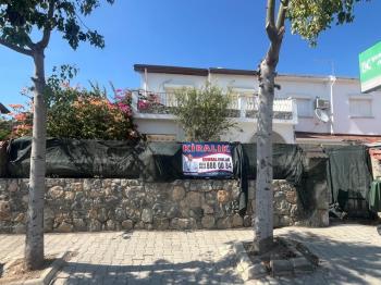GÖÇMENKÖY'DE  AYLIK ÖDEMELİ  CADDE ÜZERİNDE TİCARİ İZİNLİ KİRALIK İŞ YERİ 