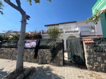 GÖÇMENKÖY'DE  AYLIK ÖDEMELİ  CADDE ÜZERİNDE TİCARİ İZİNLİ KİRALIK İŞ YERİ 