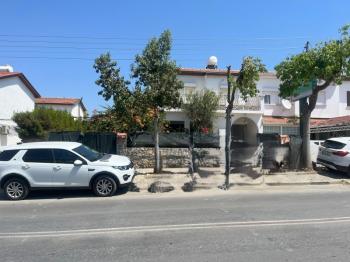 GÖÇMENKÖY'DE  AYLIK ÖDEMELİ  CADDE ÜZERİNDE TİCARİ İZİNLİ KİRALIK İŞ YERİ 