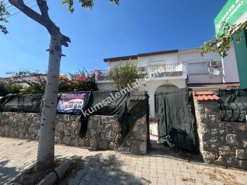 GÖÇMENKÖY'DE  AYLIK ÖDEMELİ  CADDE ÜZERİNDE TİCARİ İZİNLİ KİRALIK İŞ YERİ 