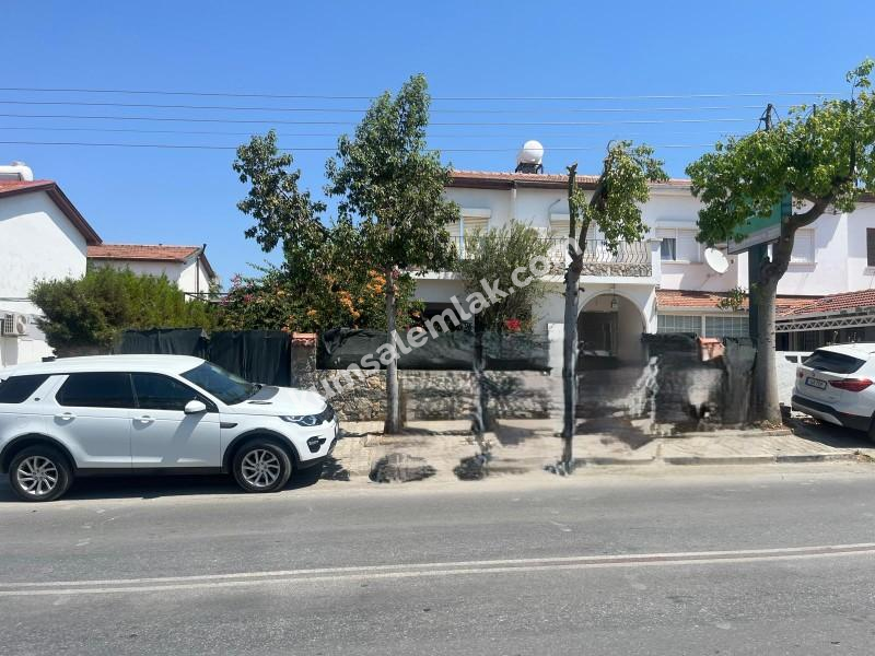 GÖÇMENKÖY'DE  AYLIK ÖDEMELİ  CADDE ÜZERİNDE TİCARİ İZİNLİ KİRALIK İŞ YERİ 