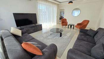 KKTC GİRNE MERKEZ’DE KİRALIK 3+1 DAİRE | LÜKS EŞYALI, DAĞ MANZARALI