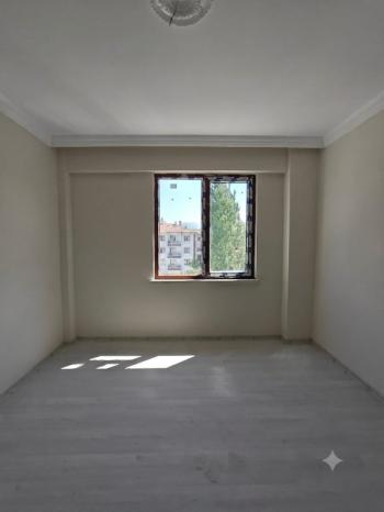 * AFYON ÜÇOK EMLAKTAN MAREŞAL FEVZİ ÇAKMAK MAH 3+1 120M² EBEVEYN BANYOLU SATILIK DAİRE * 