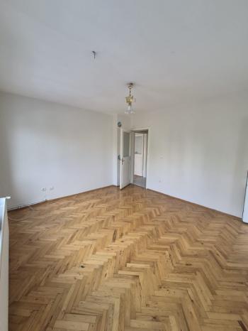 AFYON ÜÇOK EMLAKTAN ESENTEPE MAH KİRALIK 3+1 NEZİH BÖLGEDE 2 KAT ARAKAT DAİRE