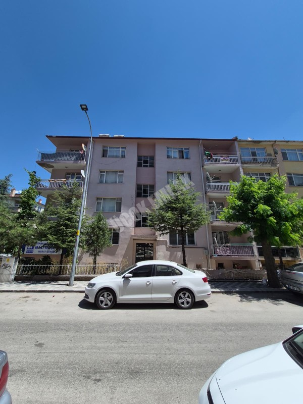 * AFYON ÜÇOK EMLAKTAN DUMLUPINAR MAH 2+1 80M² TEMİZ BAKIMLI SATILIK DAİRE *