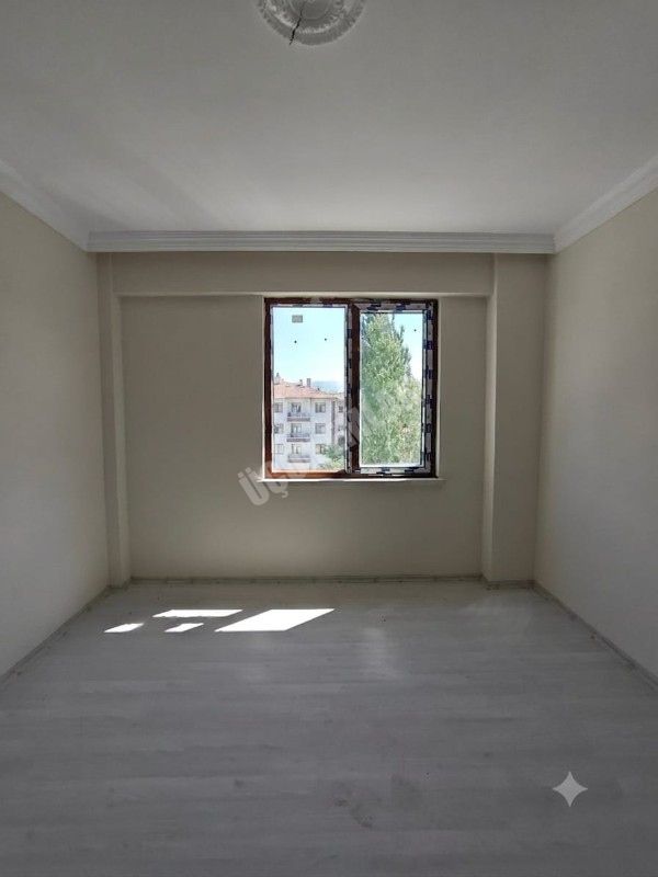 * AFYON ÜÇOK EMLAKTAN MAREŞAL FEVZİ ÇAKMAK MAH 3+1 120M² EBEVEYN BANYOLU SATILIK DAİRE * 