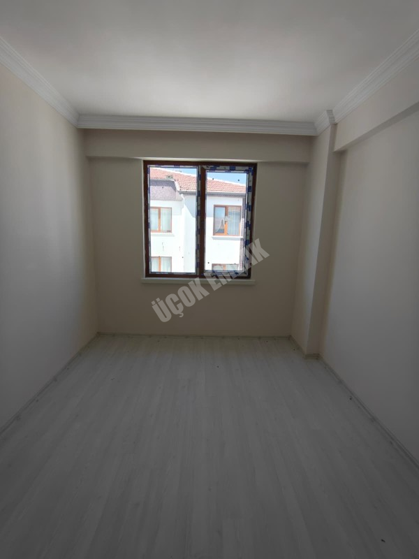 * AFYON ÜÇOK EMLAKTAN MAREŞAL FEVZİ ÇAKMAK MAH 3+1 120M² EBEVEYN BANYOLU SATILIK DAİRE * 