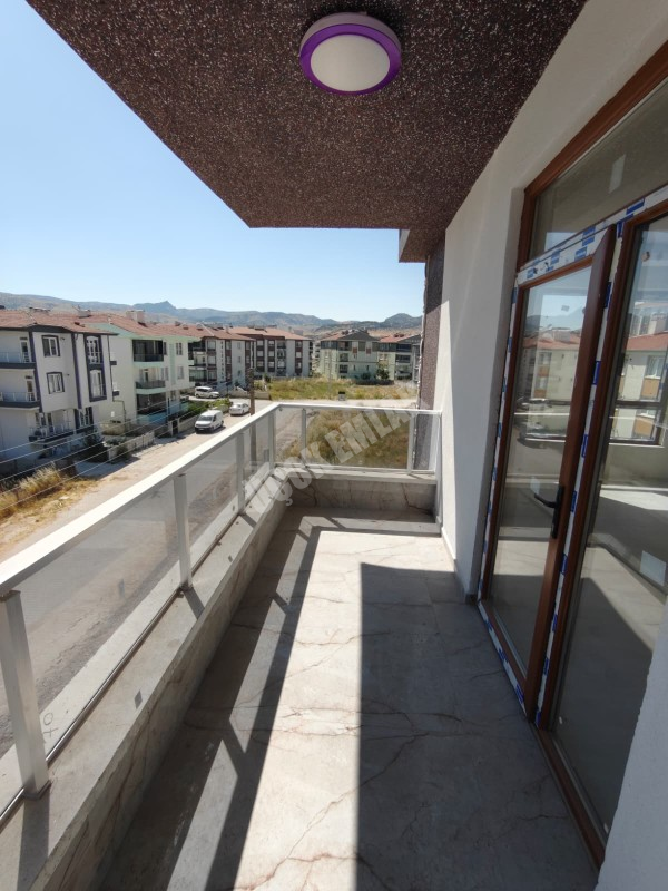* AFYON ÜÇOK EMLAKTAN MAREŞAL FEVZİ ÇAKMAK MAH 3+1 120M² EBEVEYN BANYOLU SATILIK DAİRE * 