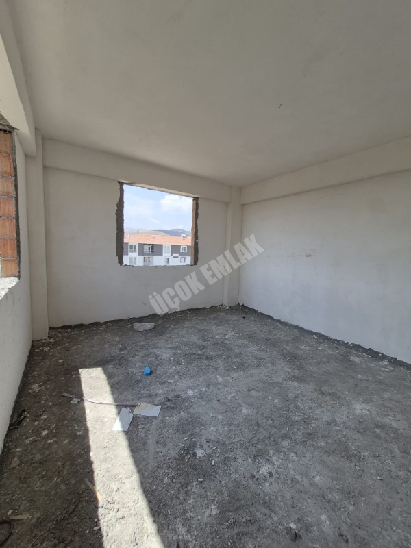 AFYON ÜÇOK EMLAKTAN MAREŞAL DE SATILIK SIFIR TOPRAKTAN 2+1 FIRSAT DAİRELER