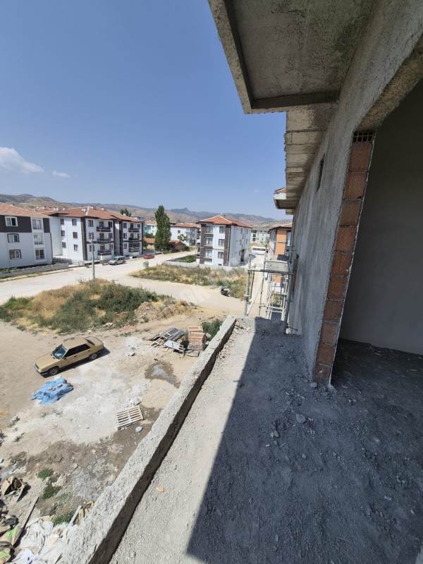 AFYON ÜÇOK EMLAKTAN MAREŞAL DE SATILIK SIFIR TOPRAKTAN 2+1 FIRSAT DAİRELER