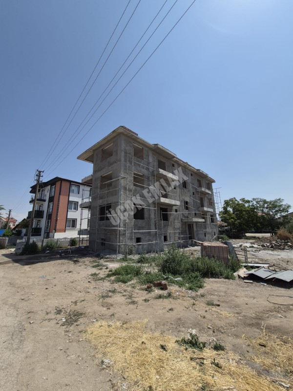 AFYON ÜÇOK EMLAKTAN MAREŞAL DE SATILIK SIFIR TOPRAKTAN 2+1 FIRSAT DAİRELER