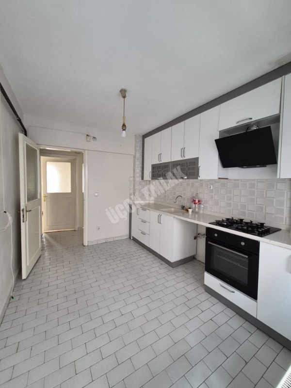AFYON ÜÇOK EMLAKTAN ESENTEPE MAH KİRALIK 3+1 NEZİH BÖLGEDE 2 KAT ARAKAT DAİRE