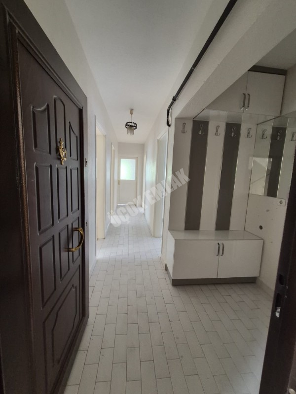 AFYON ÜÇOK EMLAKTAN ESENTEPE MAH KİRALIK 3+1 NEZİH BÖLGEDE 2 KAT ARAKAT DAİRE