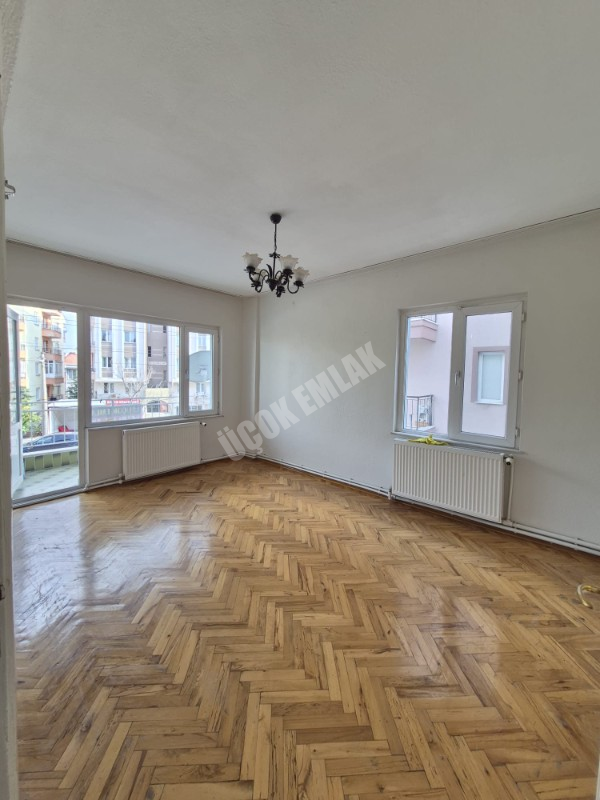 AFYON ÜÇOK EMLAKTAN ESENTEPE MAH KİRALIK 3+1 NEZİH BÖLGEDE 2 KAT ARAKAT DAİRE