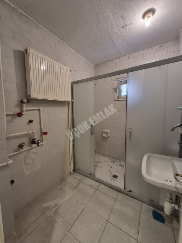 AFYON ÜÇOK EMLAKTAN ESENTEPE MAH KİRALIK 3+1 NEZİH BÖLGEDE 2 KAT ARAKAT DAİRE