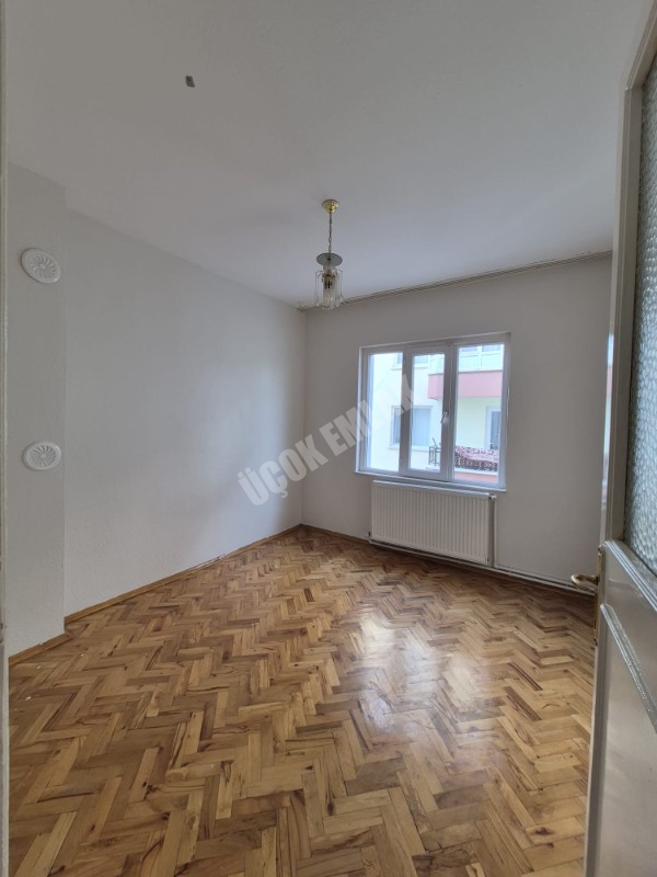 AFYON ÜÇOK EMLAKTAN ESENTEPE MAH KİRALIK 3+1 NEZİH BÖLGEDE 2 KAT ARAKAT DAİRE