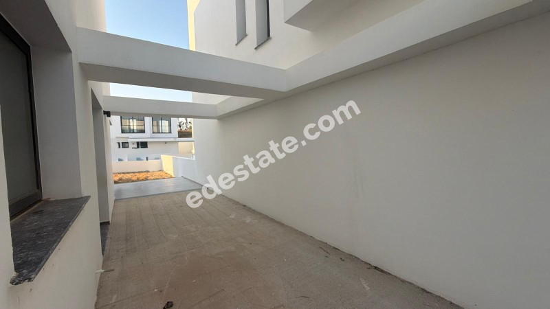 Lefkoşa Gönyeli Bölgesinde SATILIK 3+1 DUBLEKS EV