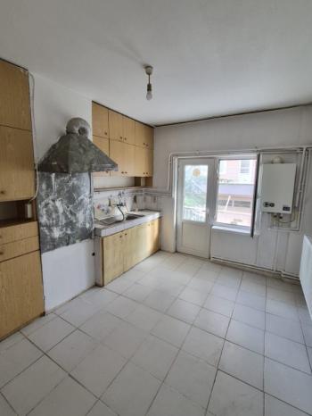 AFYON ÜÇOK EMLAKTAN HARBİŞ KOCATEPE MAH 2+1 80M² TEMİZ BAKIMLI KİRALIK DAİRE