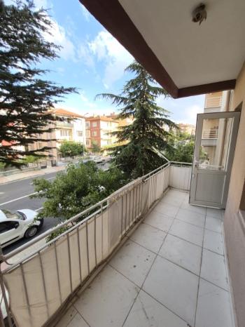 AFYON ÜÇOK EMLAKTAN HARBİŞ KOCATEPE MAH 2+1 80M² TEMİZ BAKIMLI KİRALIK DAİRE