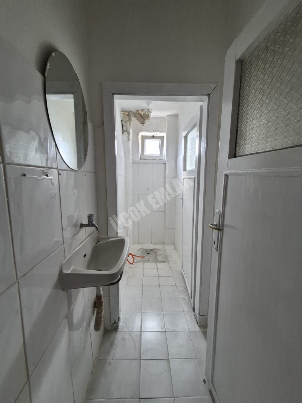 AFYON ÜÇOK EMLAKTAN HARBİŞ KOCATEPE MAH 2+1 80M² TEMİZ BAKIMLI KİRALIK DAİRE